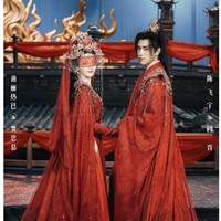 Foto-foto perilisan yang manis ini pun menjadi perbincangan hangat di media online. Banyak netizen mengaku gagal move on dari chemistry Dilraba Dilmurat dan Chen Feiyu di Love Beyond the Grave Foto: Dok. WeTV, Tencent Video