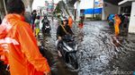 Jalan Ciledug Raya Banjir, Bikin Macet