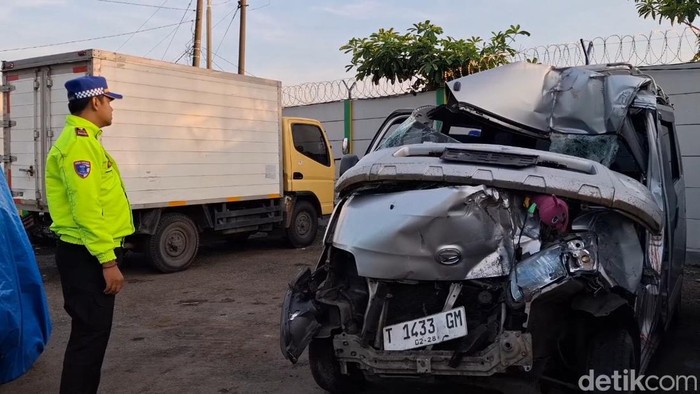 Kondisi kendaraan yang alami kecelakaan di Tol Cipularang