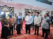 Terpopuler: Menpar Disebut Pakai Sepatu di Masjid Raya Sumbar, Begini Klarifikasinya