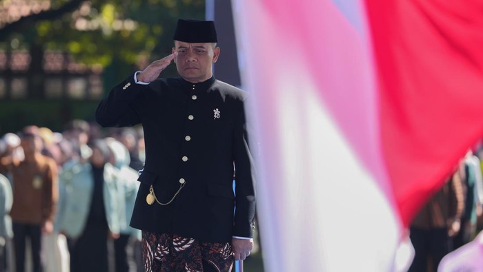 Pemprov Jateng Peringati Hardiknas 2026 di SMKN 1 Kedawung