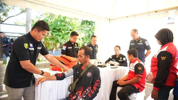 Polda Sumsel Beri Layanan Kesehatan Gratis untuk Buruh