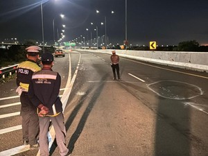 Mobil Pikap Tabrak Belakang Truk di Tol Palindra, 3 Orang Tewas