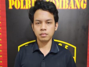 Modus Licik Stifen Ngaku Alumni FK UI Tipu Dokter di Jombang iPhone 16