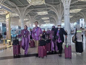 Perdana! Jemaah Haji Khusus RI Tiba di Madinah, Langsung Jalani Arbain