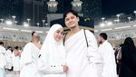 Romantis! Anisa Rahma dan Suami Kulineran di Mekkah hingga  Madinah