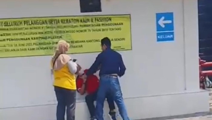 Seorang suami di Probolinggo mempergoki istrinya jalan dengan pria lain