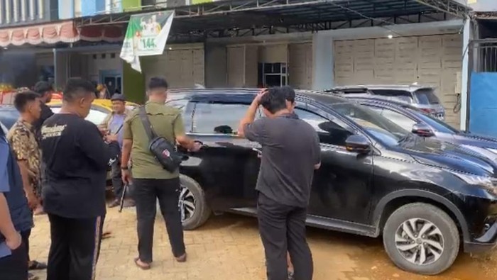 Bocah perempuan yang merupakan anak panti ditemukan tewas dalam mobil di Kendari.