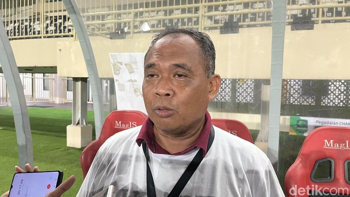Bupati Sleman Harda Kiswaya usai laga PSS vs PSIS di Stadion Maguwoharjo, Minggu (3/5/2026)