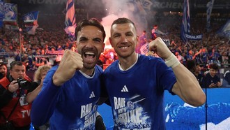 Edin Dzeko Masih Tajam di Usia 40, Bawa Schalke Promosi ke Bundesliga!