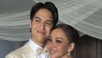 Pesta Belum Usai! El Rumi dan Syifa Hadju Tertawa Lepas di Resepsi Kedua