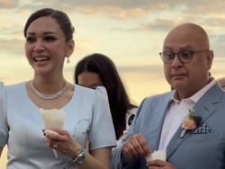 Yeay, semua happy dan tersenyum lepas dalam acara ini. Foto: dok instagram Hilda dan Bridestory