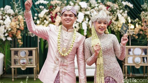 Foto pernikahan Wilky Windya dan Redho Abdul Mufli. Foto pernikahan Wilky Windya dan Redho Abdul Mufli.