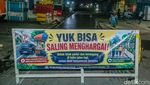 Gotong Royong Warga Tambun Bekasi Cor Jalan Rusak