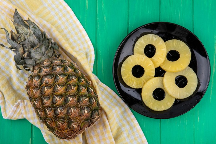 Ilustrasi buah nanas