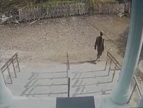 Tegur Bocah Main Mikrofon, Imam Masjid Berakhir Babak Belur
