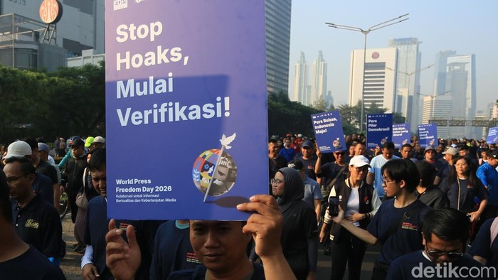 Jalan Sehat Warnai Hari Kebebasan Pers Sedunia di Jakarta