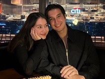 Junior Roberts Bangun Rumah, Sandrinna Michelle Beri Support