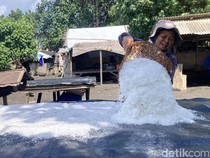 Senja Kala Petani Garam Kusamba