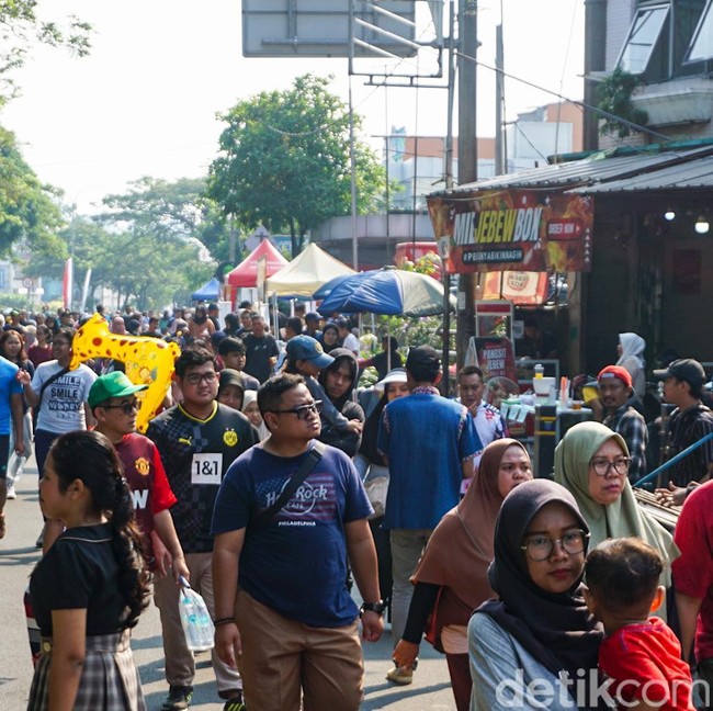 Olahraga dan Kulineran, CFD Margonda Diserbu Warga