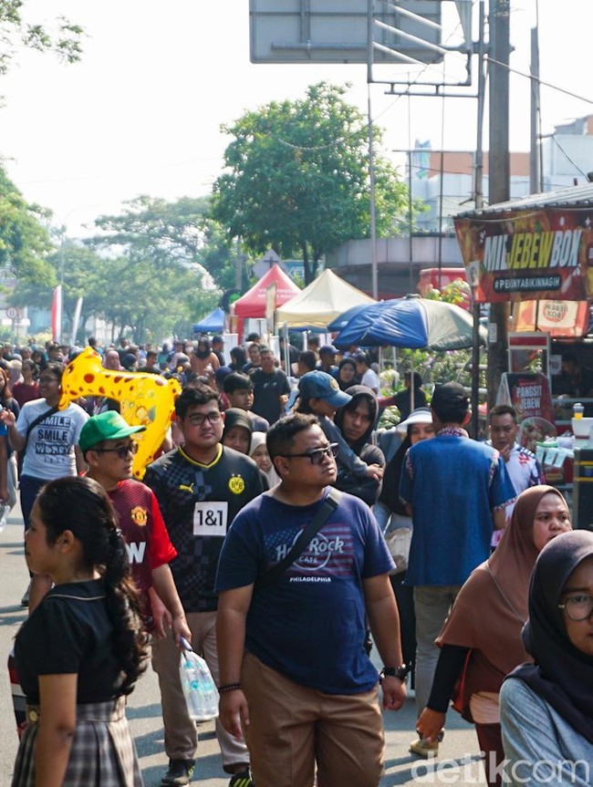 Olahraga dan Kulineran, CFD Margonda Diserbu Warga