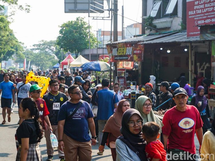 Olahraga dan Kulineran, CFD Margonda Diserbu Warga