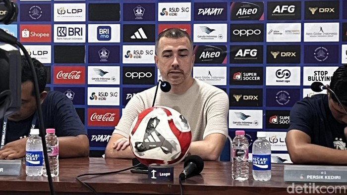 Pelatih Persik Kediri, Marcos Reina