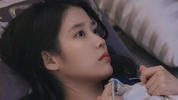Momen Malam Pertama IU-Byeon Woo Seok di Perfect Crown