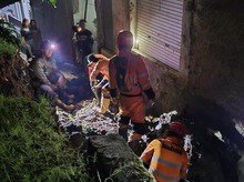 Sedang Jalan ke Warung, Wanita Tewas Tertimpa Tebing Longsor di Bogor
