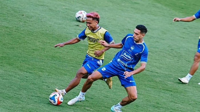 Official training PSIS Semarang di Stadion Maguwoharjo, Sleman, Sabtu (2/5/2026).
