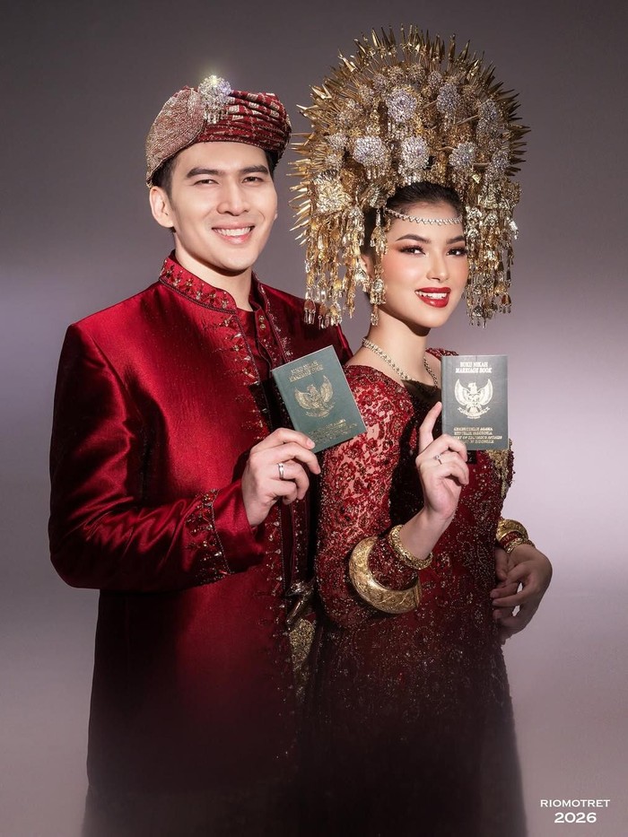 Ridho Illahi dan Anindya Caroline Foto Pegang Buku Nikah, Teman Ucapkan Selamat