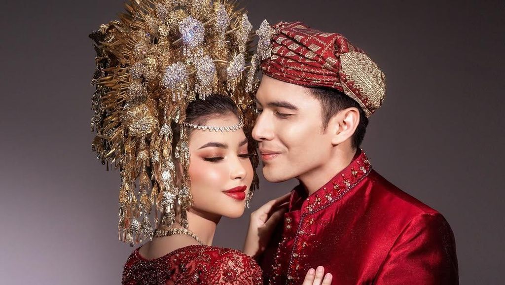 Ridho Illahi dan Anindya Caroline Foto Pegang Buku Nikah, Teman Ucapkan Selamat