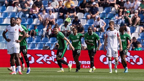 SASSUOLO, ITALY - MAY 03: Armand Laurienté of US Sassuolo celebrates after scoring his teams second goal during the Serie A match between US Sassuolo Calcio and AC Milan at Mapei Stadium Citta del Tricolore on May 03, 2026 in Sassuolo, Italy. (Photo by Emmanuele Ciancaglini/Getty Images)