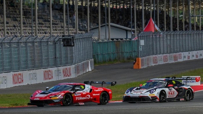 Sean Gelael gagal finis di Race 2 GT World Challenge Asia 2026 di Mandalika.
