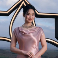 Pesona Shin Min Ah Bergaun Dusty Pink, Tampil Elegan di Acara Louis Vuitton
