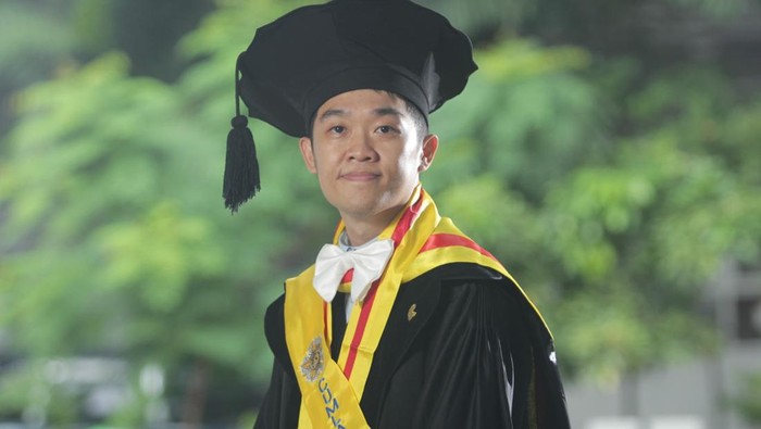 Stanley, doktor lulusan UGM