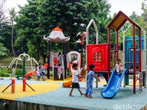 Taman Panjang Jadi Oase Santai Warga Jakarta