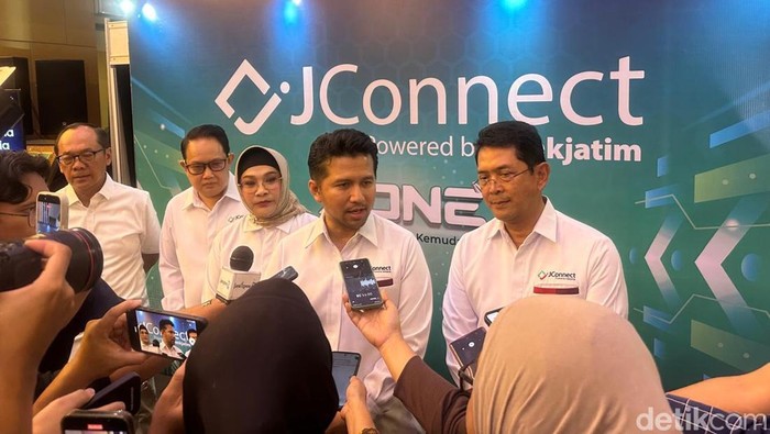 Wakil Gubernur Emil Elestianto Dardak saat hadiri Launching J Connect