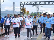 Walkot Siska Pimpin Tim Gabungan Bersih-bersih Kawasan Papalimba Teluk Kendari