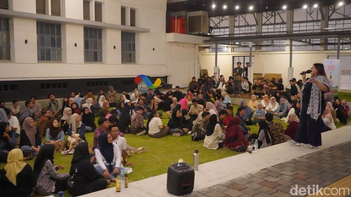 Warga Hidupkan Permainan Tradisional di Pos Bloc Surabaya