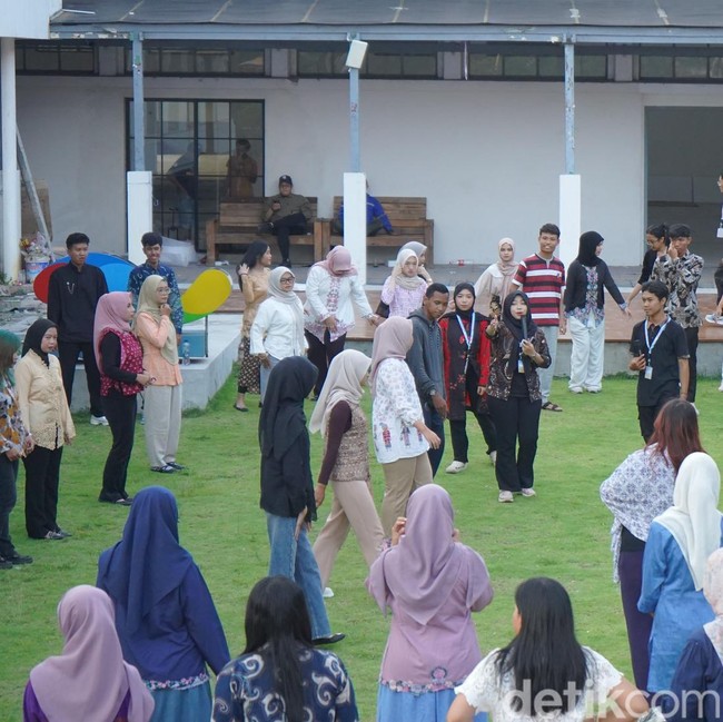 Hidupkan Permainan Tradisional di Pos Bloc Surabaya