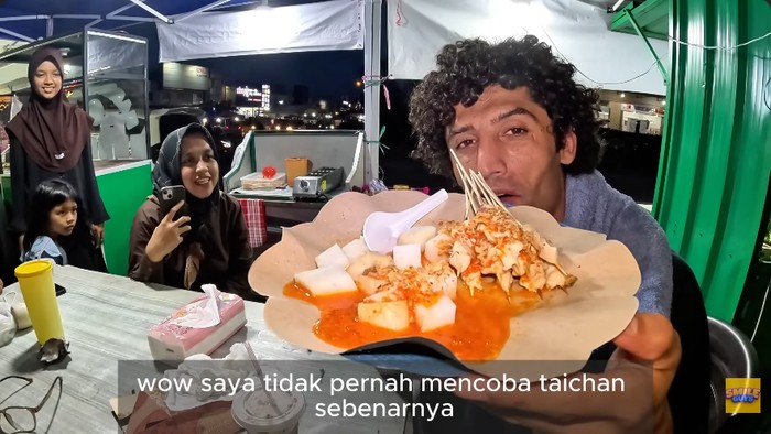Bule Turki dapat makan gratis bikin tersentuh