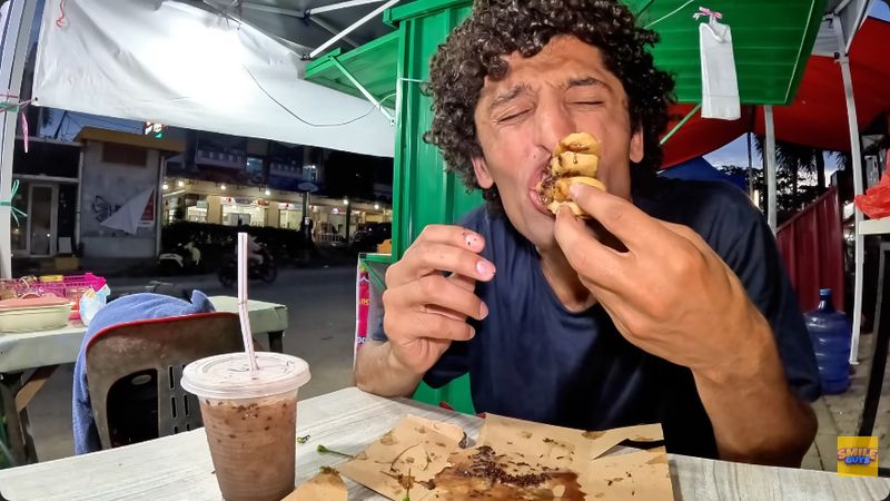 Bule Turki dapat makan gratis bikin tersentuh