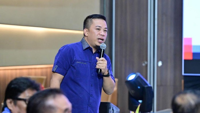 Direktur Eksekutif Parameter Publik Indonesia, Ras MD.