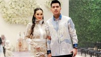 Kevin mengakui go public dengan Faby Marcelia jadi bentuk keseriusan menjalin hubungan. Ya pastinya kalau sudah go public harus serius ya, sudah dipertimbangkan matang-matang ya insyaallah doain saja buat kita, ujarnya saat ditemui di Jakarta kemarin. (Foto: dok Instagram fabymarcelia)