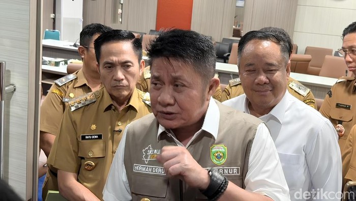Gubernur Sumatera Selatan Herman Deru