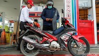 Penyesuaian harga ini menambah daftar kenaikan BBM non-subsidi dalam beberapa waktu terakhir, terutama di tengah fluktuasi harga energi global yang turut memengaruhi harga jual di dalam negeri.