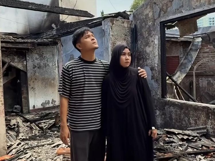 Dari Indonesia-Hollywood, 8 Artis Ini Pernah Alami Rumah Kebakaran