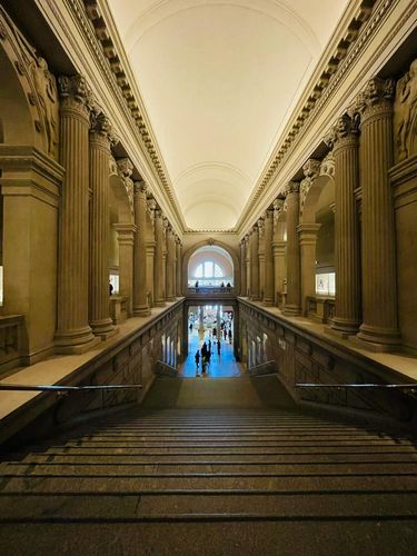 Interior The Metropolitan Museum of Arts di New York City