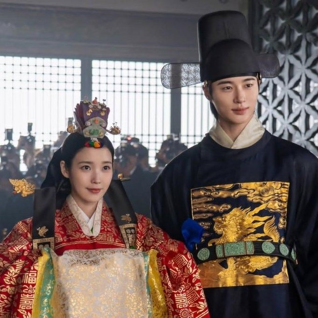 7 Momen IU-Byeon Woo Seok Menikah dan Bulan Madu, Romantis Bikin Salting